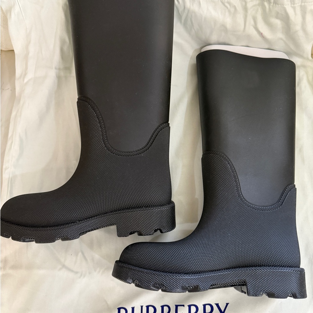 Women’s Burberry Rubber Marsh Calf-Length Rain Boots, Brand Size 37 (US Size 7)